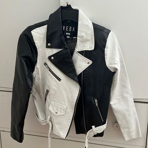 VEDA Jayne Vinyl Biker Jacket